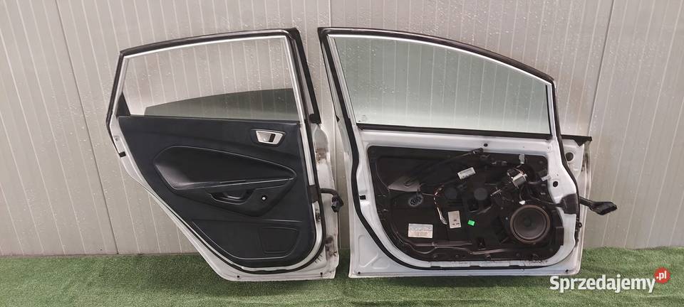 DRZWI LEWY TYŁ FORD FIESTA MK7 LAK H9 2 sprzedam