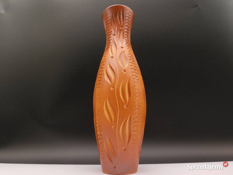 wazon zdobiony techniką sgraffito Sgraffito to Raszków