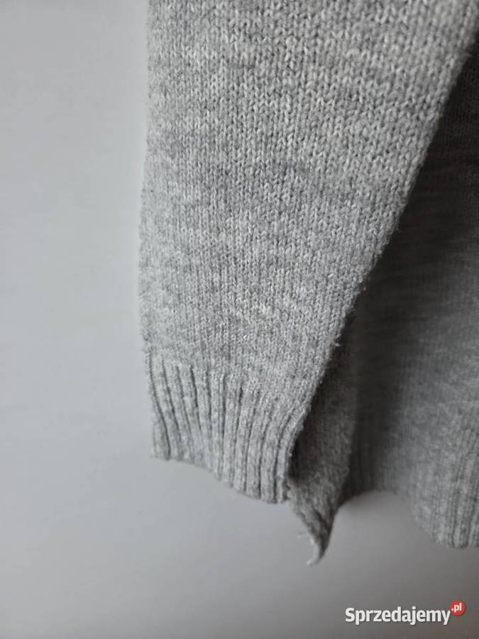 Szary sweter oversize dekolt w serek L Rychtal