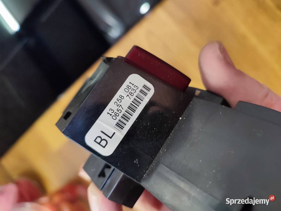 Przełączniki guziki opel corsa d opc awaryjne osobowe Garwolin sprzedam