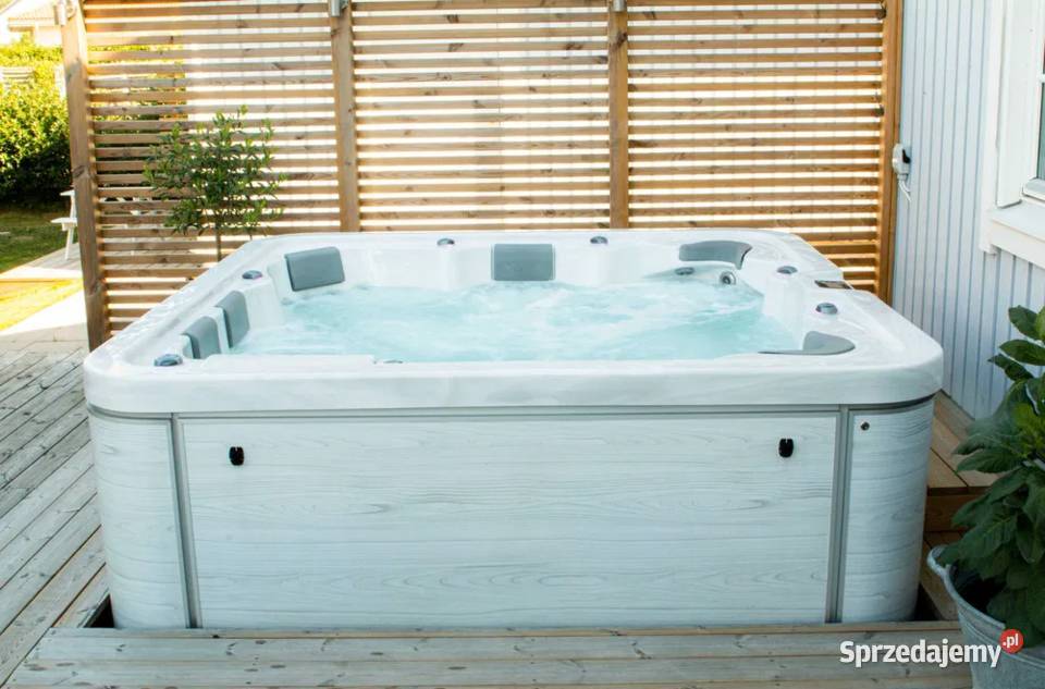 Jacuzzi VISKAN LINDO 8 os 67 dysz masażu Ogród