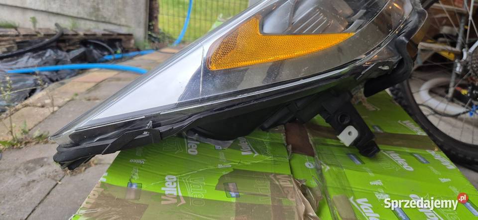 FORD Kuga MKII Escape 2017 REFLEKTOR LAMPA sprzedam