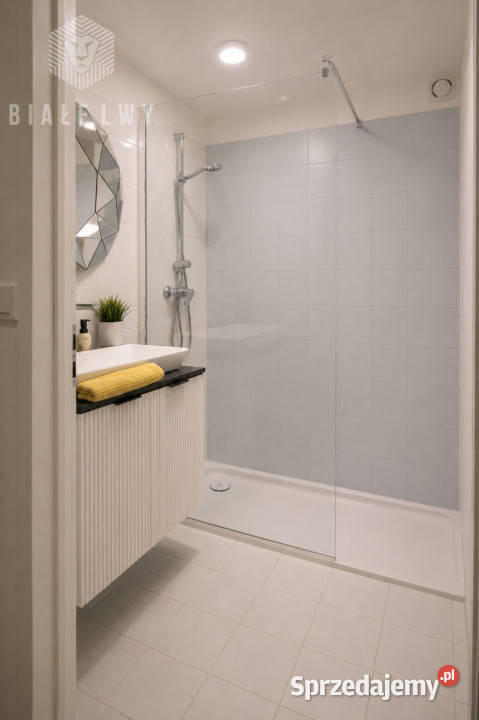 Mieszkanie Warszawa Sielecka 6075m2 3 pokoje
