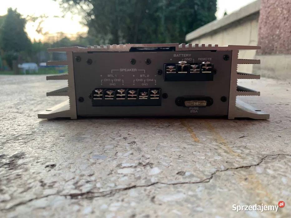 Wzmacniacz samochodowy smasher Sherwood XA1181Q Ilość kanałów 4