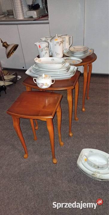 Antyczne stoliki wsuwane w siebie 3 sztuki w sprzedam