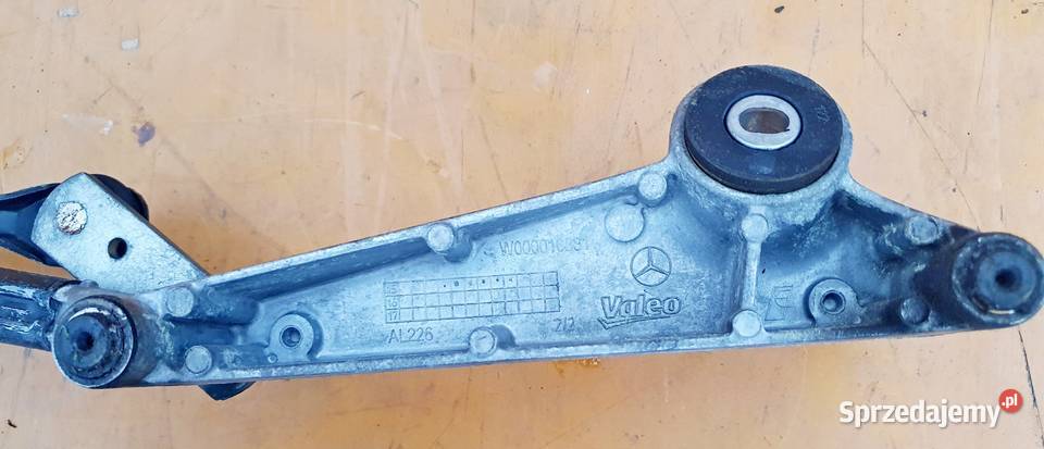 MERCEDES W117 W176 MECHANIZM WYCIERACZEK osobowe Radom