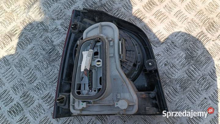LAMPA PRAWA PRAWY TYLNA TYŁ VW POLO IV 4 9N LIFT małopolskie Radłów