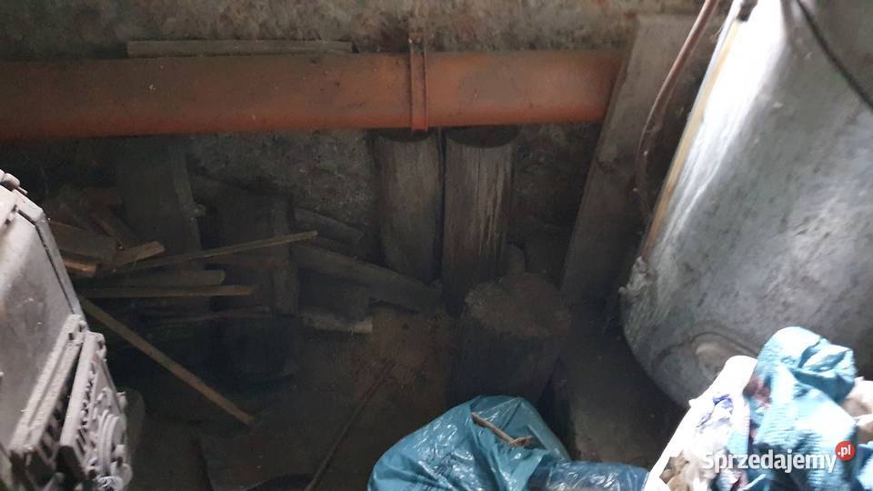 Grube pieńki i szczapy drewna opałowego Warszawa