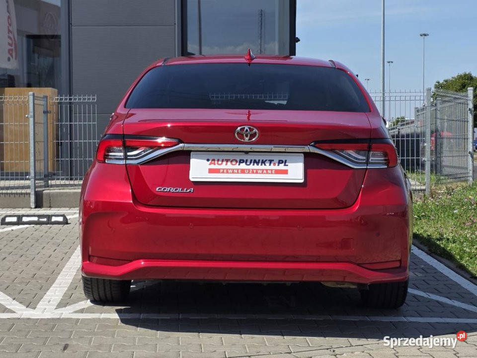 Toyota Corolla 2022r FV23 niski przebieg Poznań sprzedam