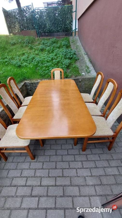 Stół plus osiem krzeseł Stoły wielkopolskie