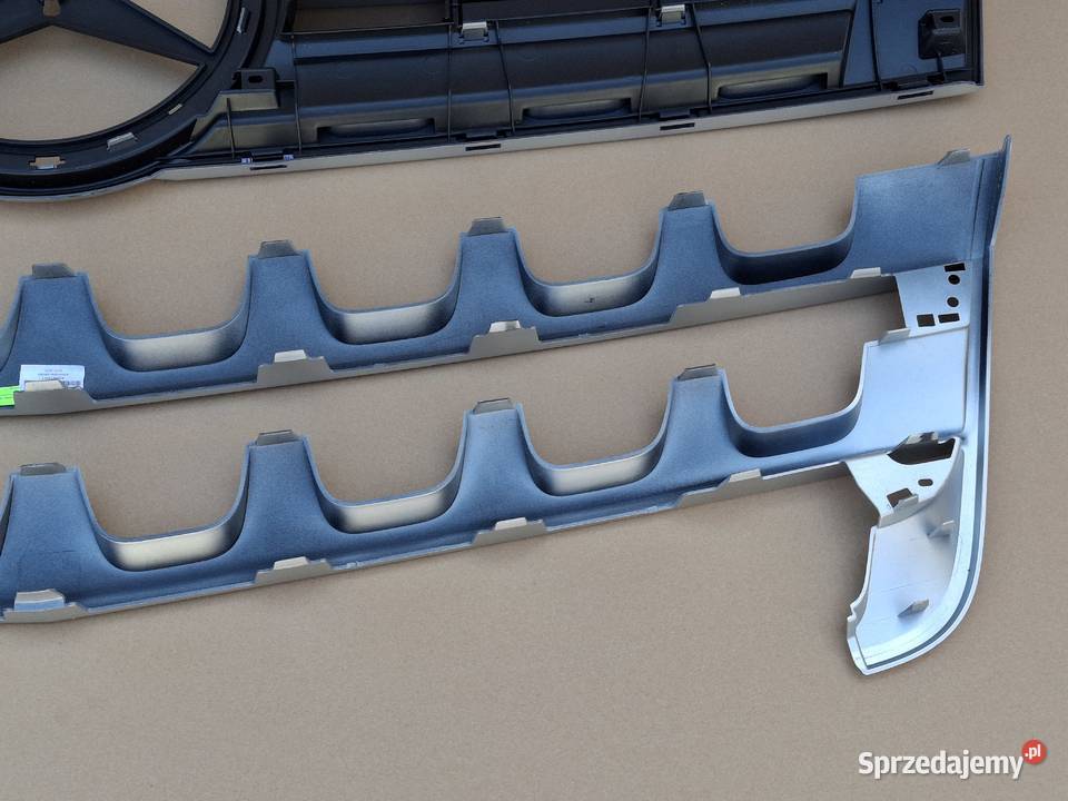 MERCEDES AROCS ANTOS GRILL ATRAPA PRZÓD ORYGINAŁ Bieleń