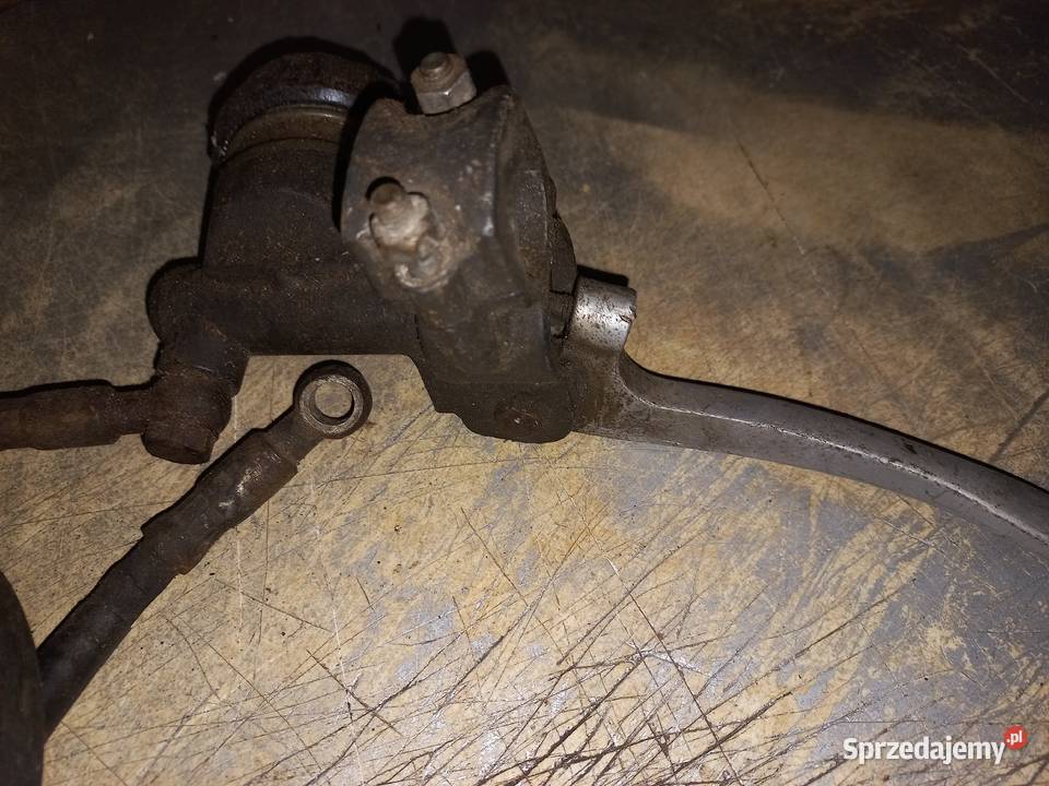 Dżwignia hamulca i zbiornik na płyn