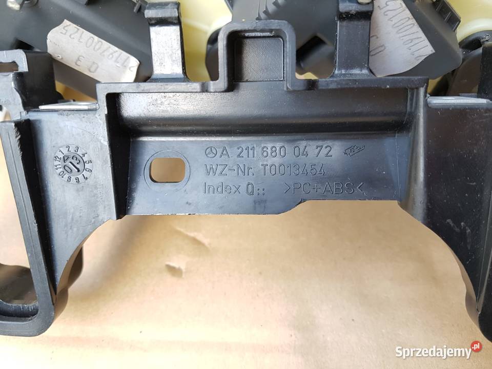Mercedes W211 ramka plastik wlotów powietrza osobowe Gdańsk