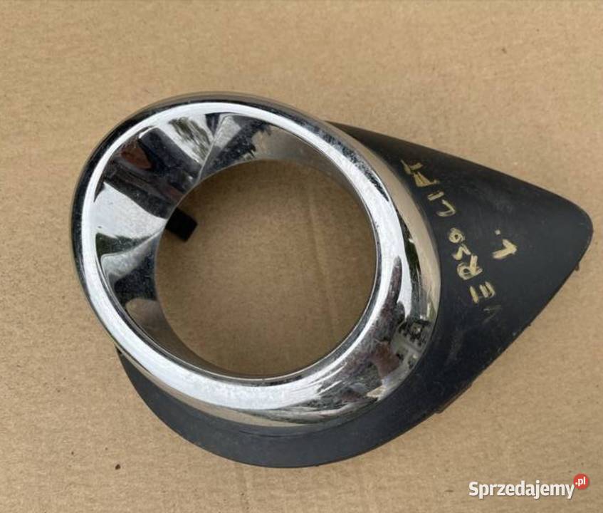 TOYOTA VERSO LIFT KRATKA HALOGENU LEWA Części montażowe wielkopolskie