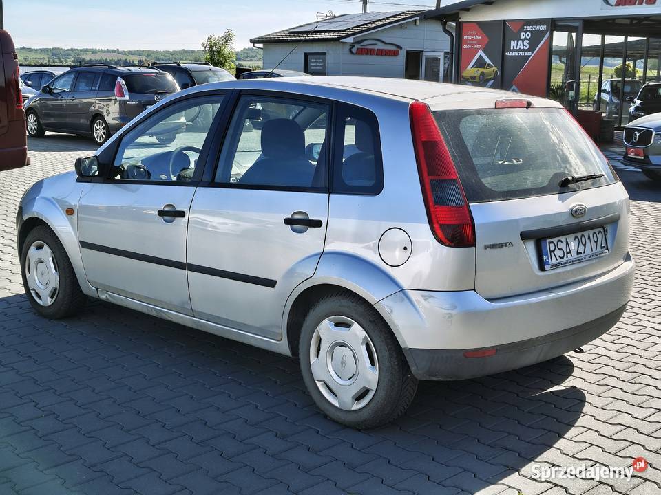 Ford Fiesta Zarejestrowany Benzyna Sprawny elektryczne szyby Zarszyn