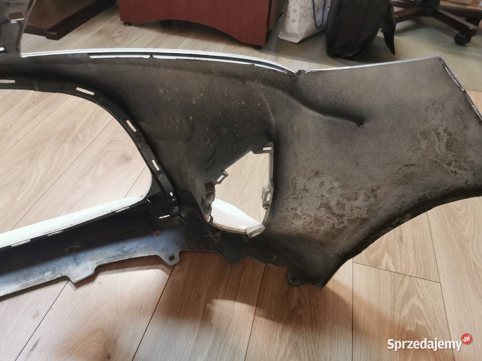 Zderzak przedni przód Toyota Yaris 2015r Zderzaki