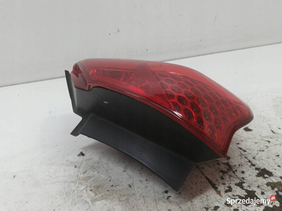 LAMPA TYŁ PRAWA EU Peugeot 3008 I 20092016