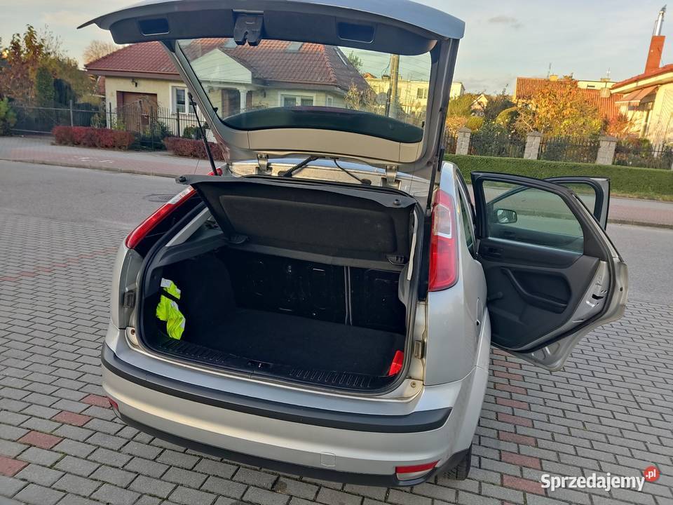 5 drzwi Ekonomiczny FOCUS 2005 poj 16 benz skrz Elbląg