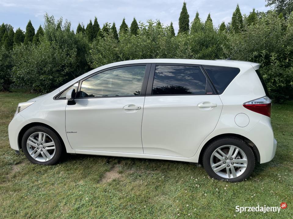 Toyota VersoS Perłowa 163 Szklany Dach Długie Kolanowice