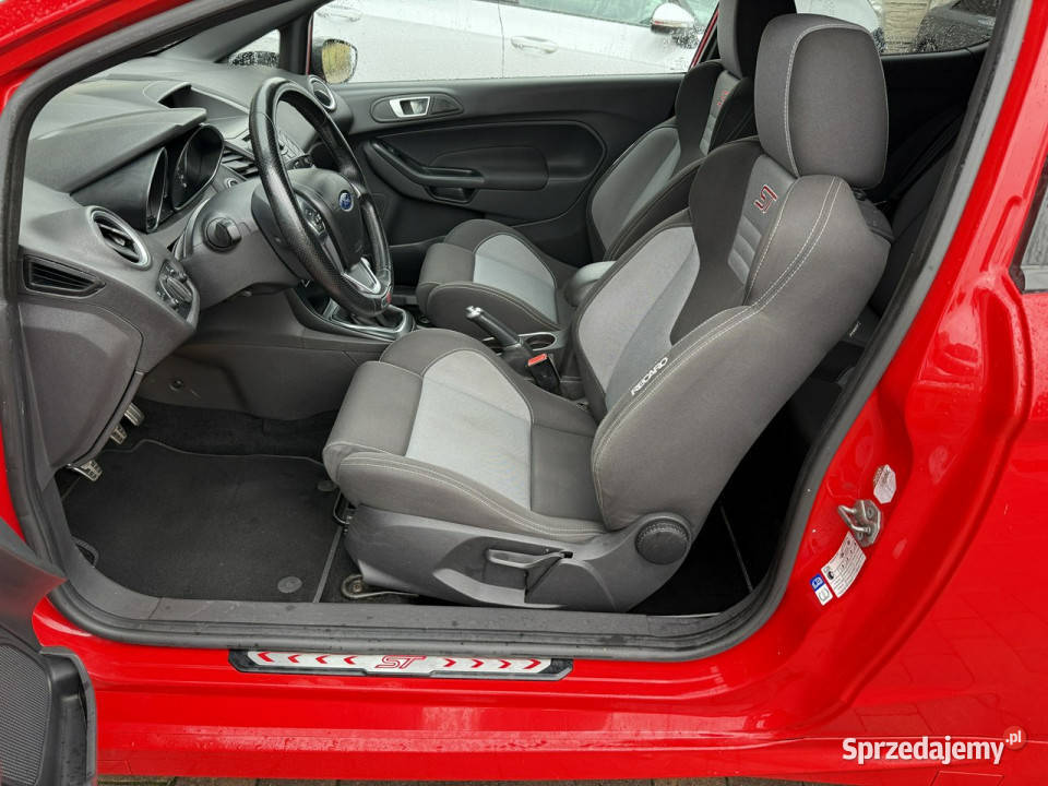 Ford Fiesta 16 ST 182 fotele Recaro z Niemiec serwisowany w ASO Fiesta Konradów