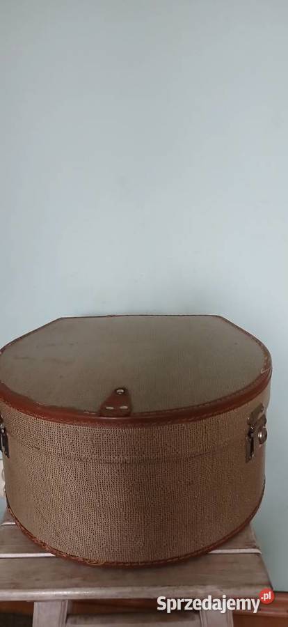 Stary kufer na kapelusze z lat 30 tych Kraków