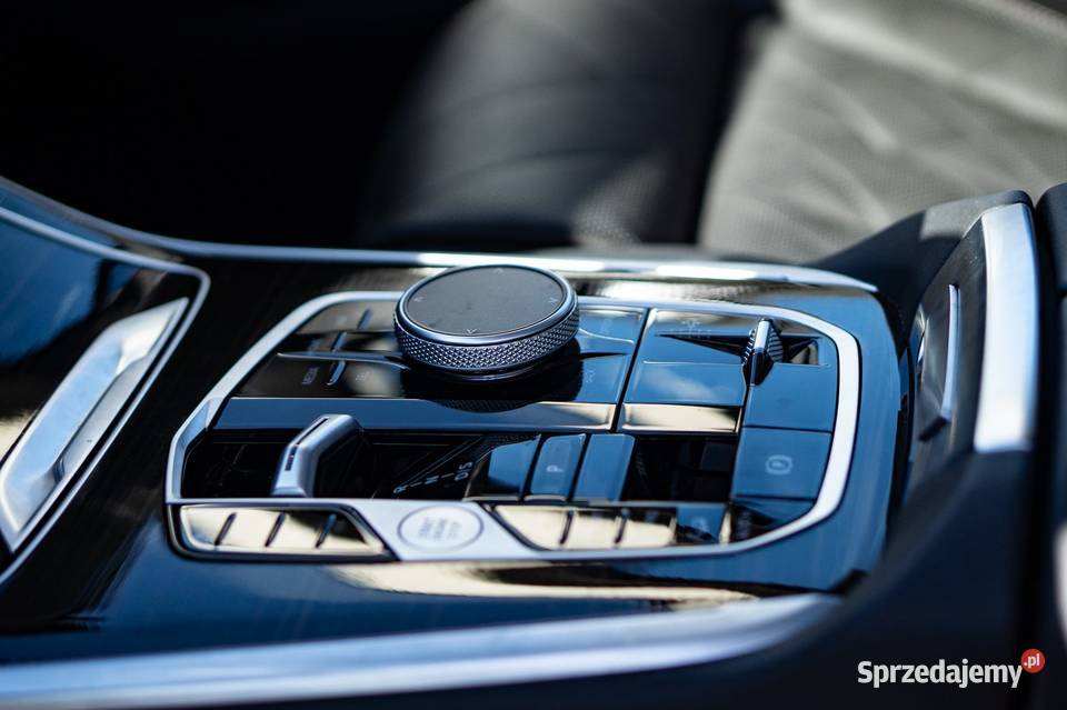 BMW X7 G07 30 2024r XDrive 4x4 40i 381 Zamiana Zarszyn