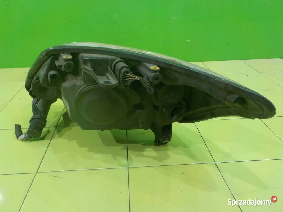 KUGA MK1 I 20 TDCI 08r 5D lampa prawa przod Lampy przednie Suków