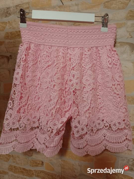 SM Ekskluzywne różowe szorty ażurowe z Londynu