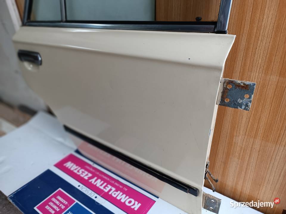 Oryginalne prawe tylne drzwi Fiat 125p Karoseria Pionki