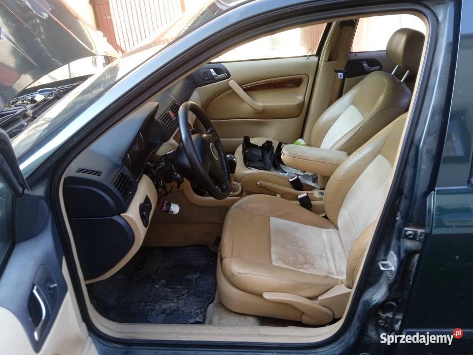 Wnętrze fotele skórzane Skoda Octavia Laurin Przemyśl