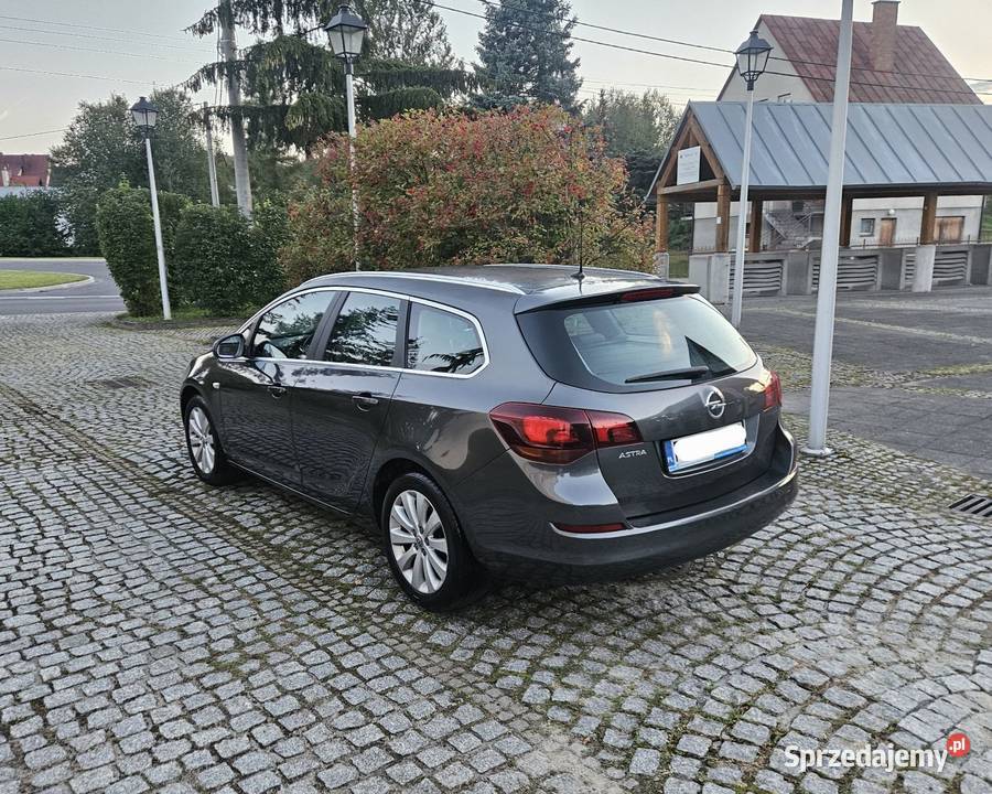 Opel Astra J 2010r 16Benz Cosmo Półskóra Alu 17 Kombi małopolskie Ryglice