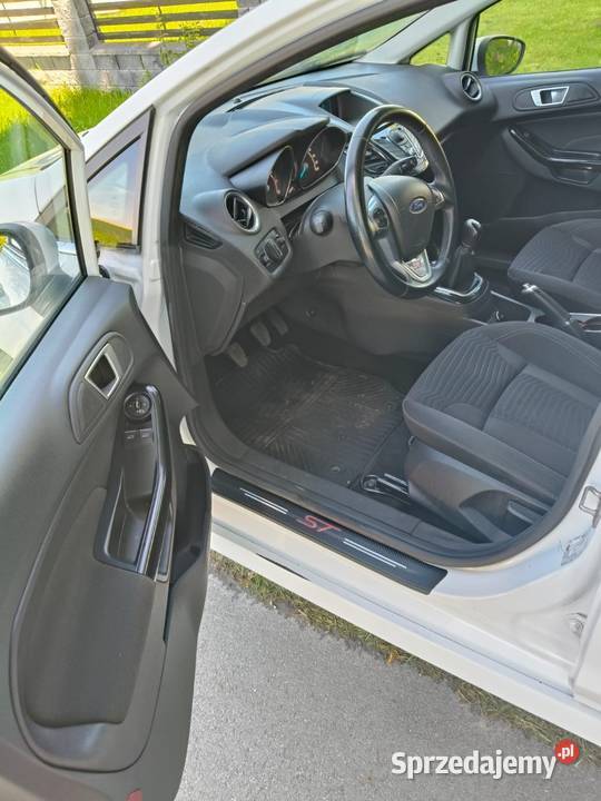 Ford Fiesta 10 światła przeciwmgielne Samochody osobowe Chełm