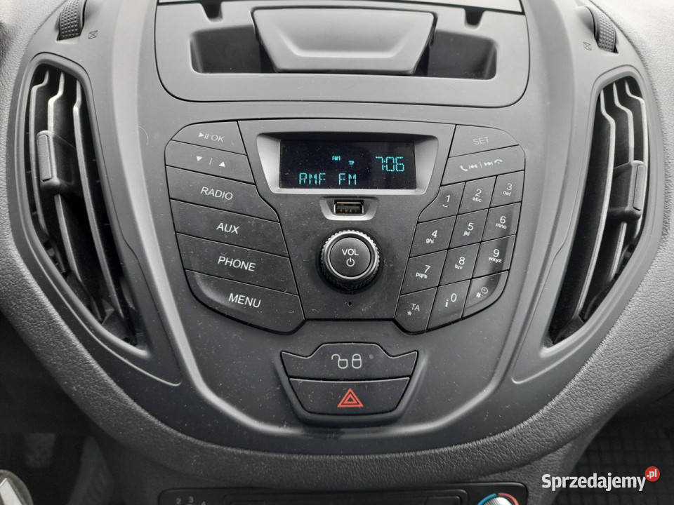 Ford Transit Courier ładny zarejestrowany i wielofunkcyjna kierownica Lipiany