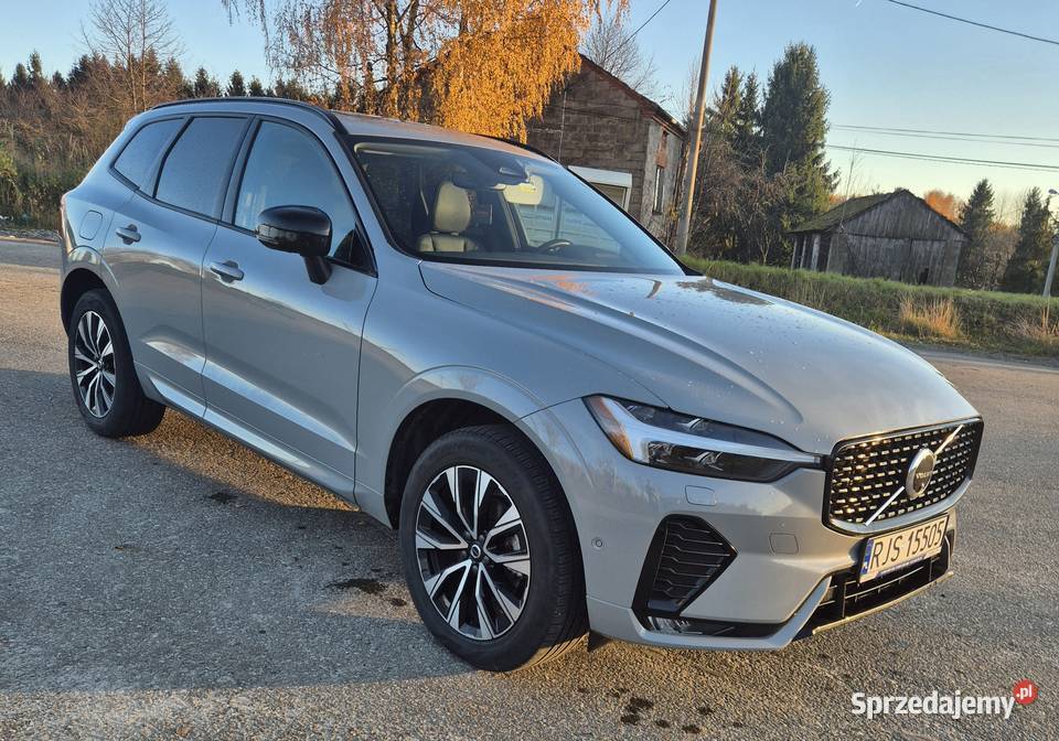 Volvo XC60 B5 B DARK PLUS 250 2024R MATRIX 4X4