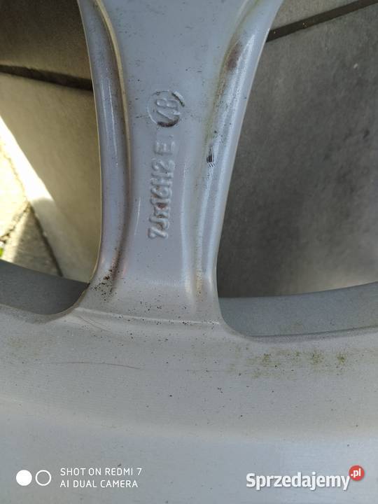 komplet felg aluminiowych z oponami letnimi VW Reda