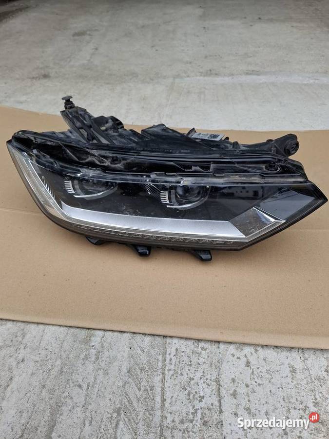 Przedni prawy reflektor led do Passata B8 Stężyca