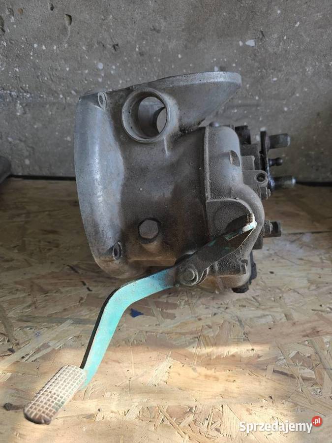 Uszkodzona skrzynia ural M67 Pułtusk