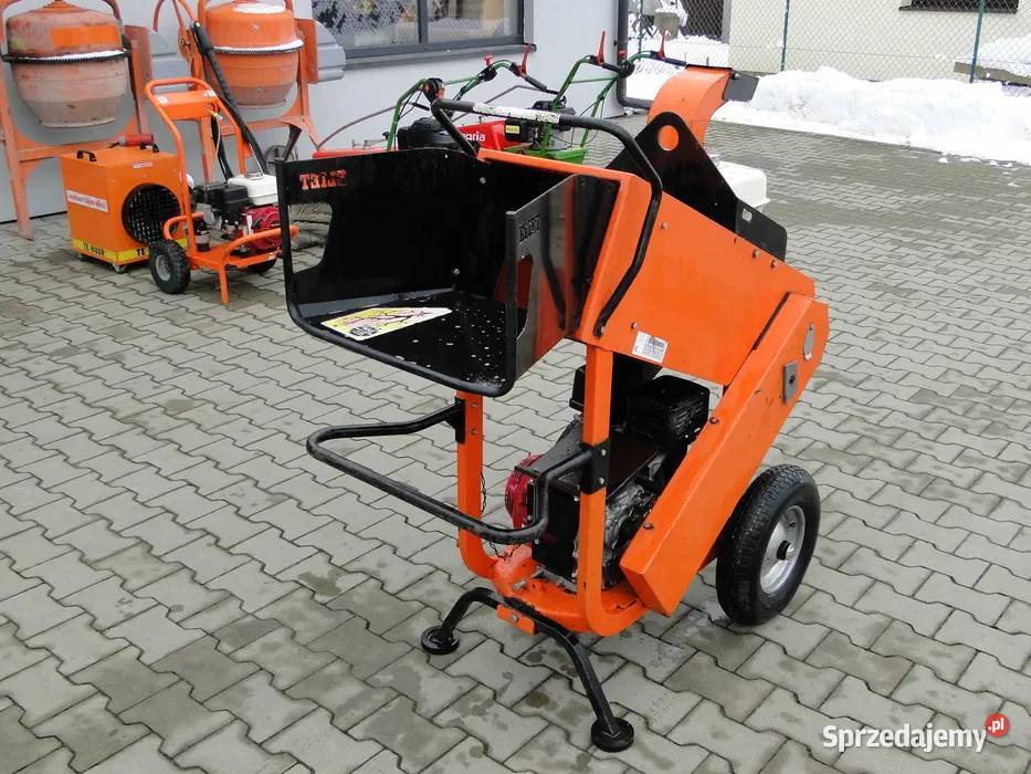 Rozdrabniacz spalinowy do gałęzi rębak ELIET