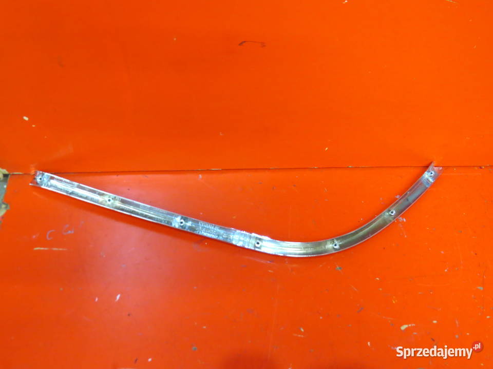 PIAGGIO FLY VESPA 50 125 ZAŚLEPKA CHROM LISTWA