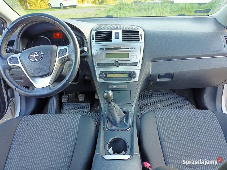 TOYOTA AVENSIS SALON POLSKA Poznań sprzedam