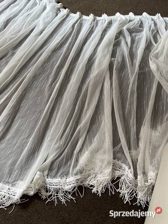 Firanka z frędzlami przeplatana złotą nitką Zabrze