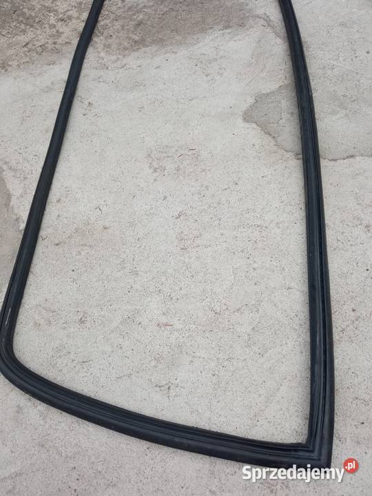 Nowa uszczelka pod klin Fiat 125p Karoseria