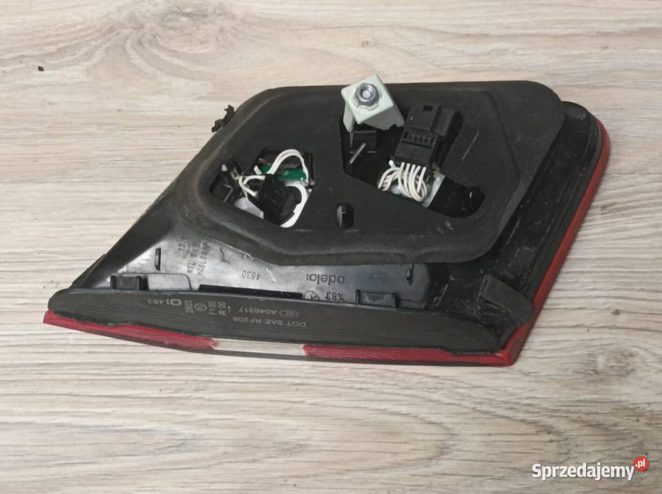 LAMPA PRAWA TYLNA KLAPA MERCEDES W212 2128200864 Gdańsk