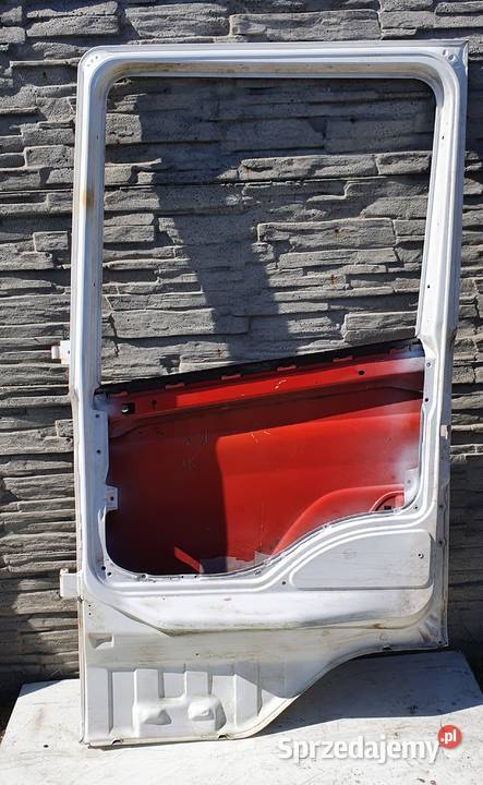 SCANIA DRZWI PRAWE części blacharskie Bieleń