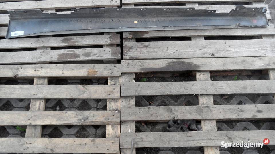 BMW F31 18 D 12r nakładka progu prawa Karoseria