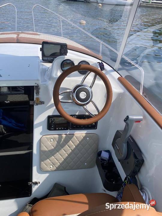ŁÓDZ MOTOROWA Z KABINĄ PILOTHOUSE 540 NOWA Inne pojazdy i łodzie sprzedam