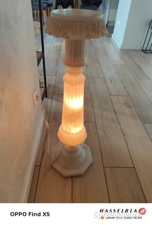 Kolumna Lampa z alabastru Wola Podłężna