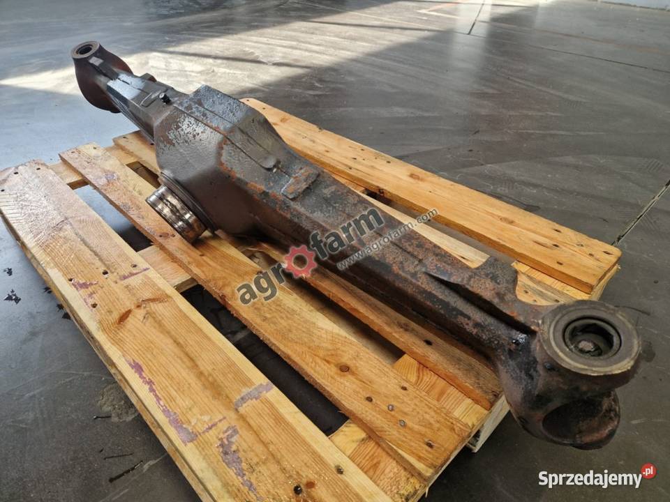 Obudowa przedniego mostu Renault Ceres 95 85 75 Byków
