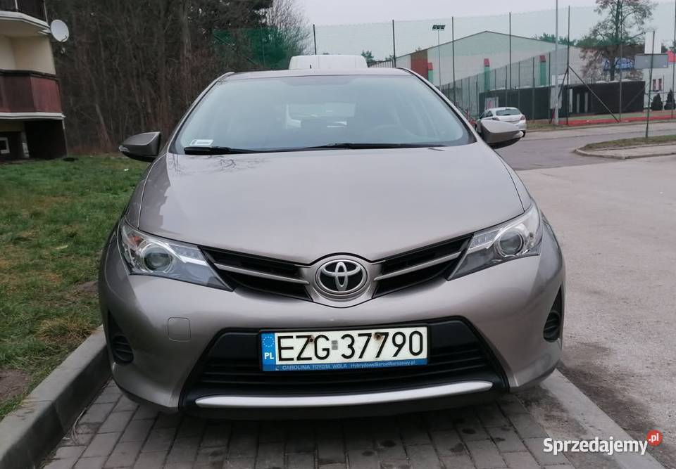 Toyota Auris 133 VVTi Active 2013 r Głowno sprzedam