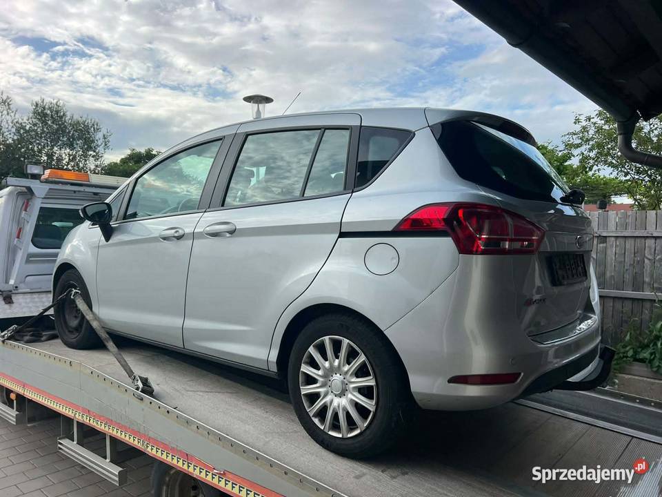 Sprzedam auto z uszkodzonym motorem Forda b 1000cm3 Kolonia Krępa